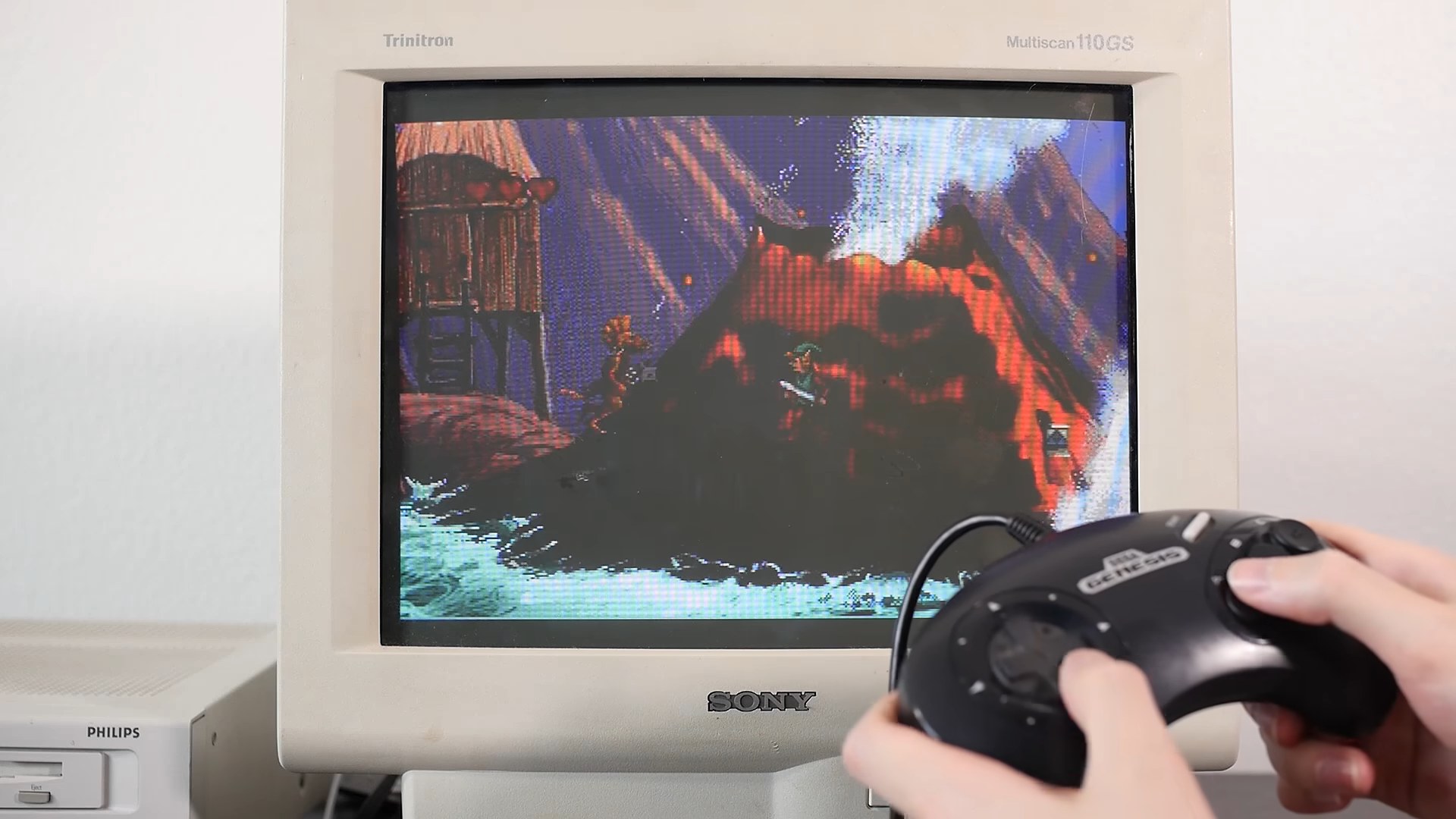 Philips CD-i принимает команды геймпада Sega Genesis через адаптер. Кадр из материала Hackaday.
